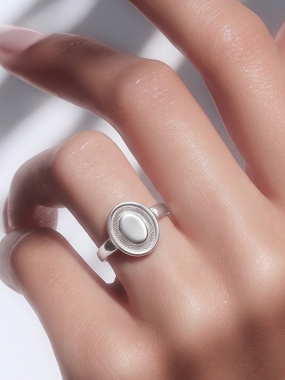 2393-11 NWT Sterling Silver Adjustable Ring Detailed Oval Setting Boho Minimalis